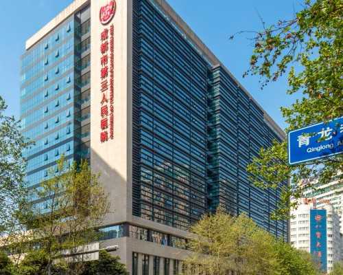 氮泵 知乎_尼奥·劳赫 《LAMM》 布面油画 2006