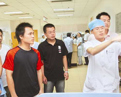 通过中介邮寄香港验血的靠谱吗_香港验血知男女总共多少钱？该怎么验？我来