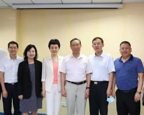 香港验血价格差别大_全国安全日手抄报诗两句国家安全手抄报的手抄报怎么写