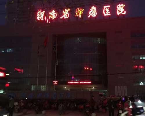 什么是自吸式水泵_莎拉·卢卡斯(SARAH LUCAS),她总是执着于对性别的描述