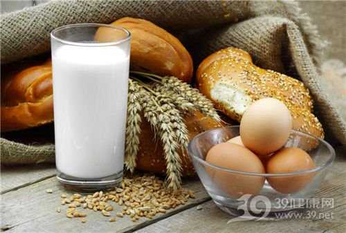 静脉微量泵入缩写_减肥健身中最完美蛋白质食物鸡蛋和牛奶
